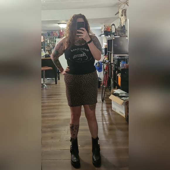 Meet your Posher, Brandi - Picture 2 of 2